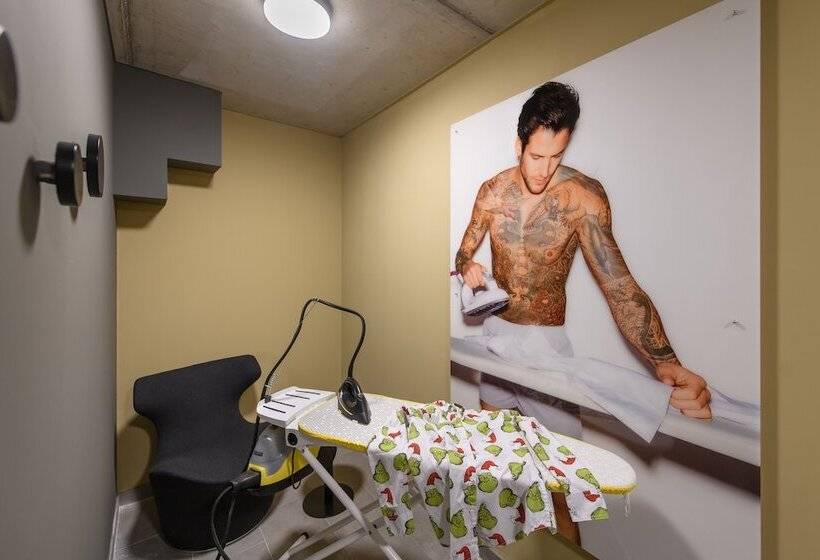 בית מלון כפרי Moxy Sion