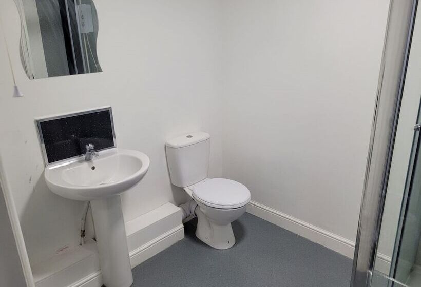 فندق Oyo Victoria Apartments