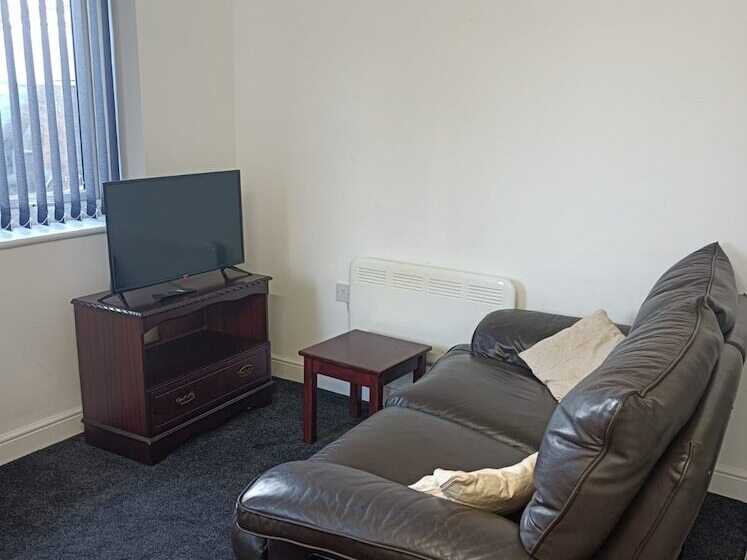 فندق Oyo Victoria Apartments