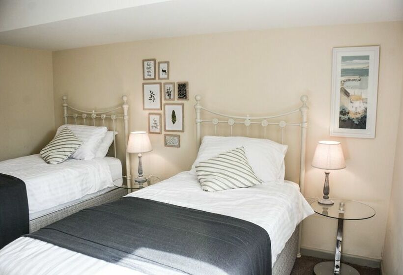 Lower Trengale Farm Holiday Cottages