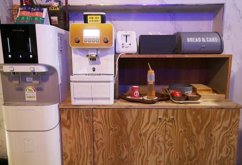 Motel Geojedo Gohyeon Hotel Blue