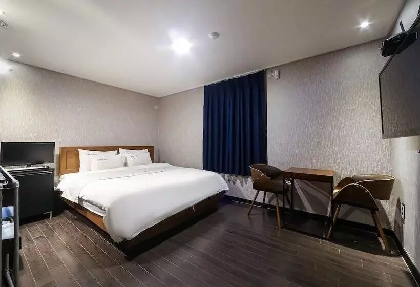 Motelli Geojedo Gohyeon Hotel Blue