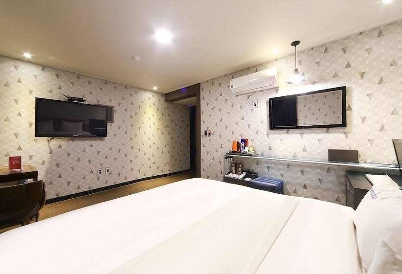 Motel Geojedo Gohyeon Hotel Blue