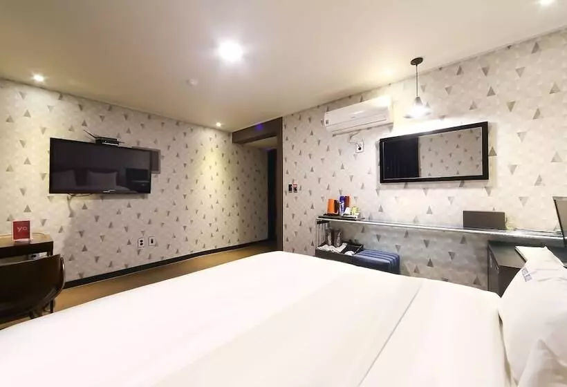 Motelli Geojedo Gohyeon Hotel Blue