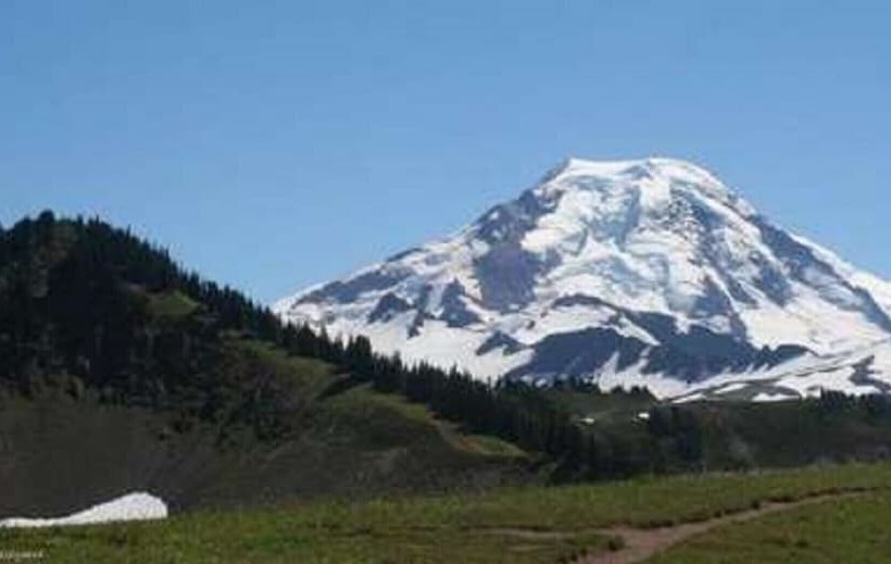 Mt Baker Lodging Cabin 16 Sleeps 2