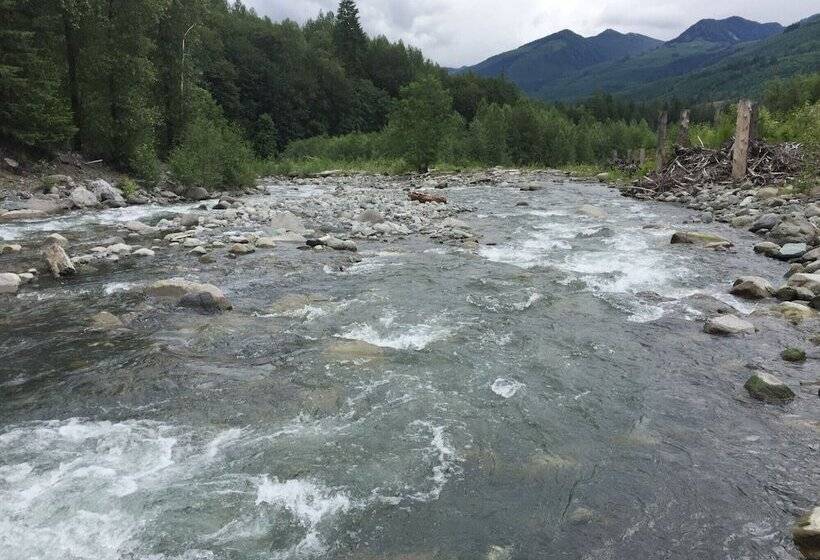 Mt Baker Lodging Cabin 16 Sleeps 2