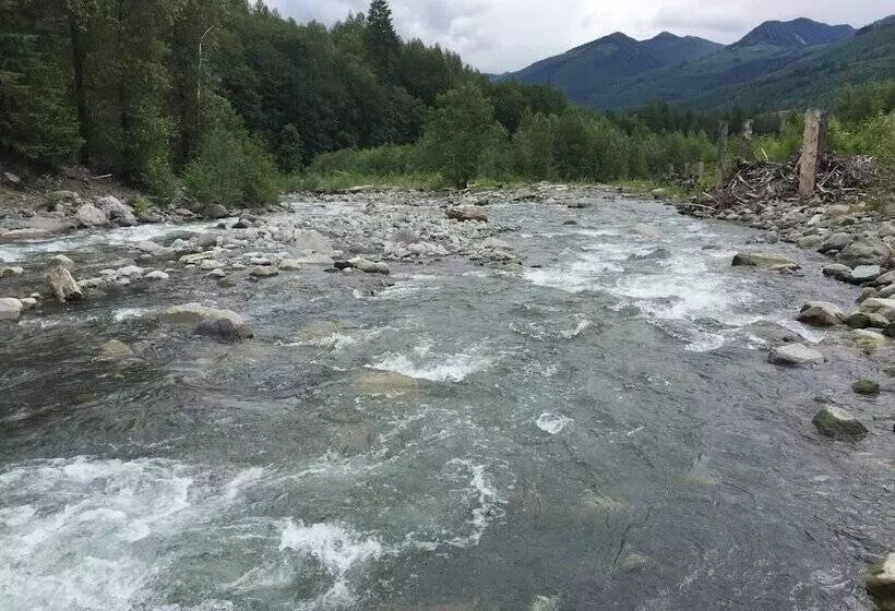 Mt Baker Lodging Cabin 16   Sleeps 2
