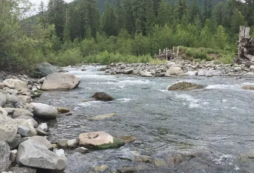 Mt Baker Lodging Cabin 16   Sleeps 2