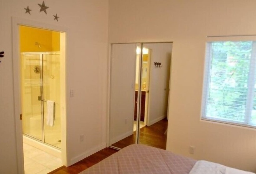 Mt Baker Lodging Cabin 16 Sleeps 2