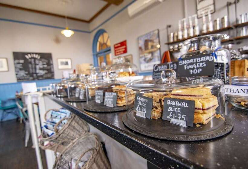 Bed and Breakfast The Station Guest House