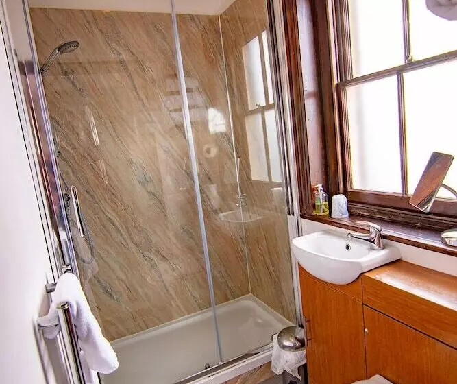 ベッドアンドブレックファースト The Station Guest House