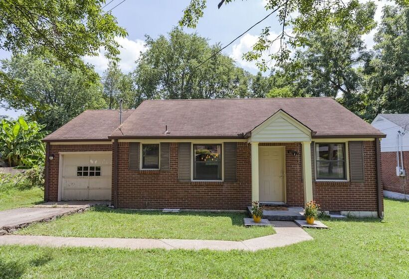 Charming Nashville Cottage   12 Min Downtown