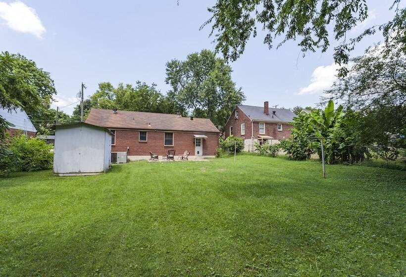 Charming Nashville Cottage   12 Min Downtown