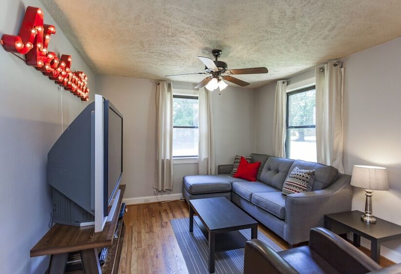 Charming Nashville Cottage   12 Min Downtown