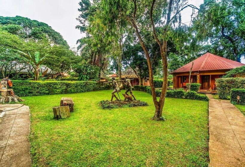 هتل Banana Village