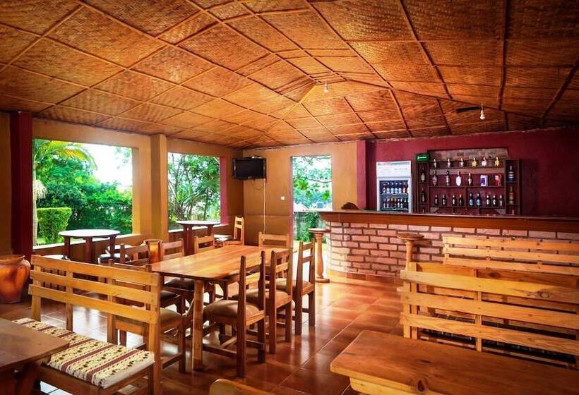 هتل Banana Village