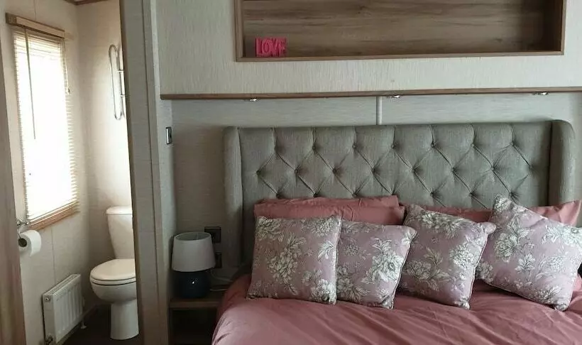 Hotelli 2bed Caravan  Oakdene Forest Park