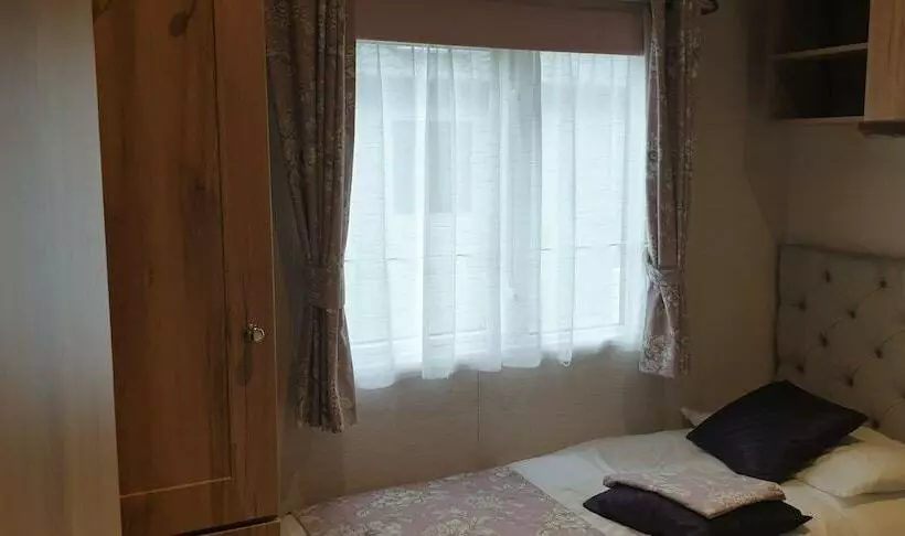 Hotelli 2bed Caravan  Oakdene Forest Park