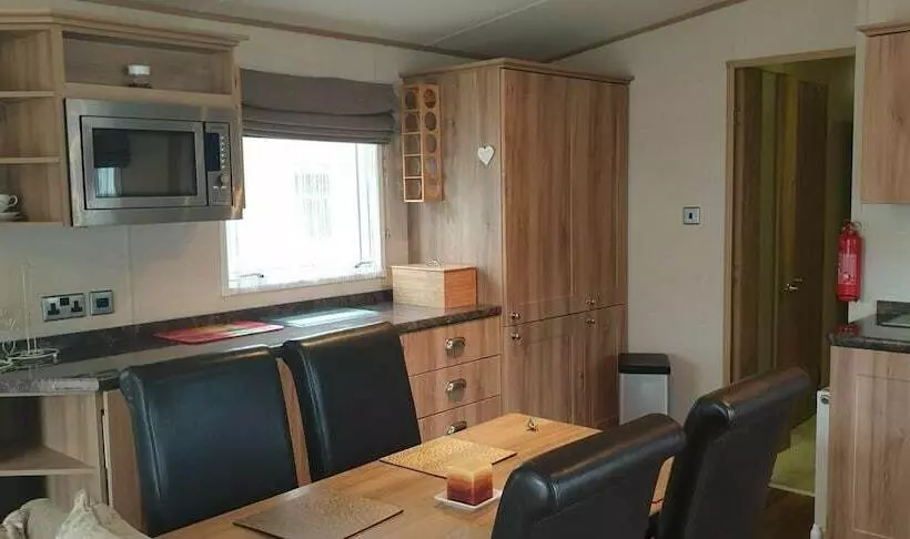 Hotelli 2bed Caravan  Oakdene Forest Park