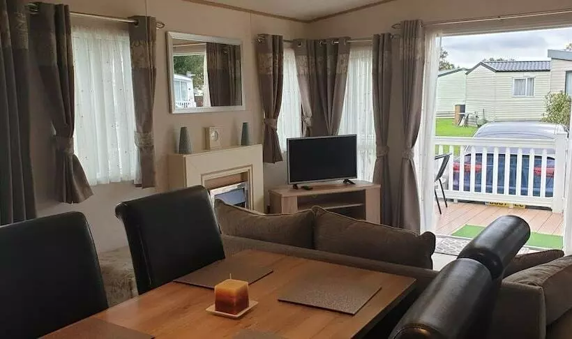 Hotelli 2bed Caravan  Oakdene Forest Park