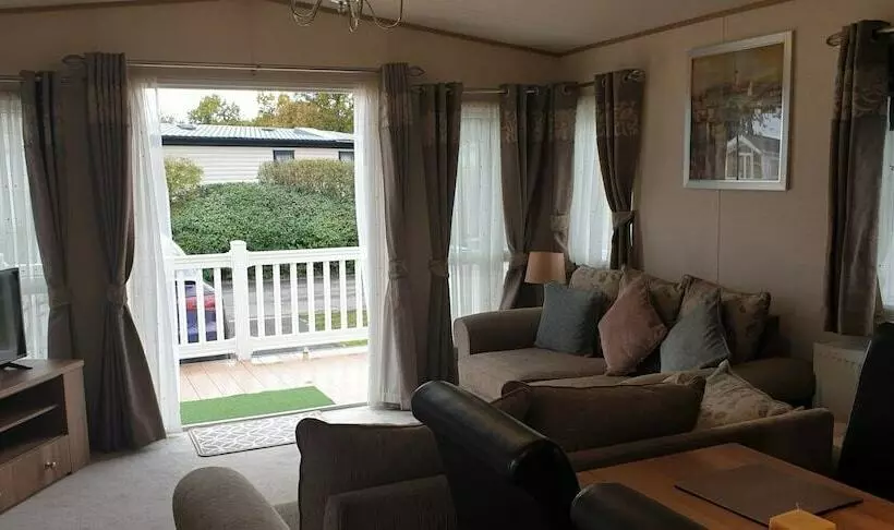 Hotelli 2bed Caravan  Oakdene Forest Park