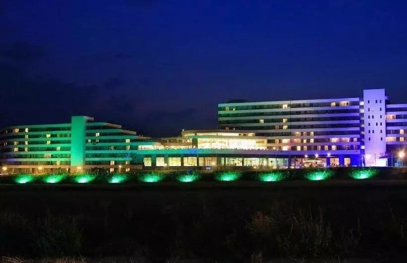Hotelli Naskon Sapphire Resort Thermal & Spa
