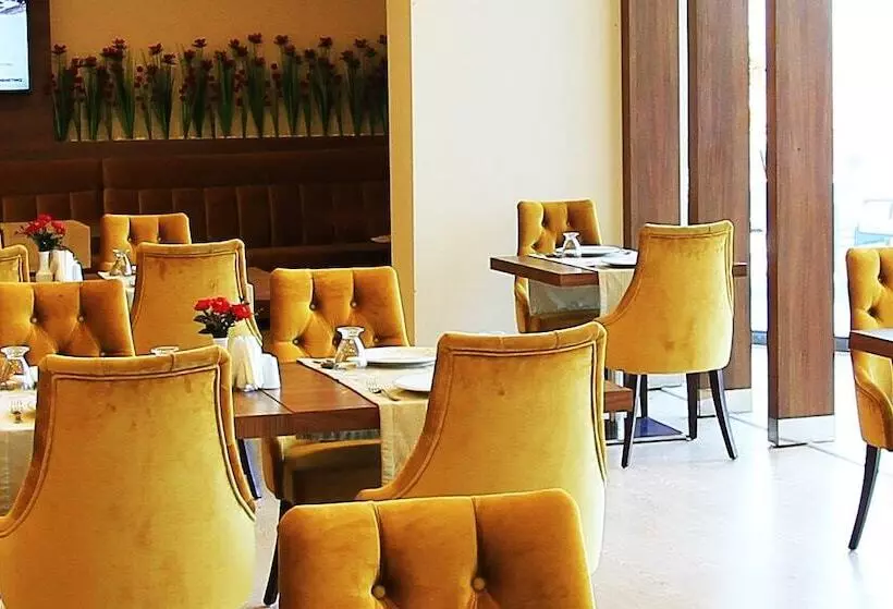 Hotelli Naskon Sapphire Resort Thermal & Spa