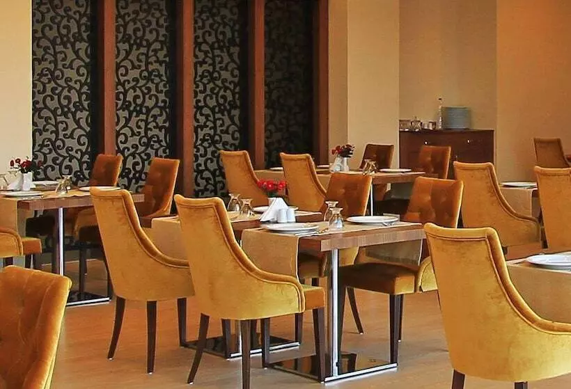 Hotelli Naskon Sapphire Resort Thermal & Spa