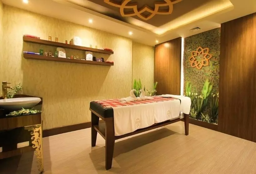 Hotelli Naskon Sapphire Resort Thermal & Spa