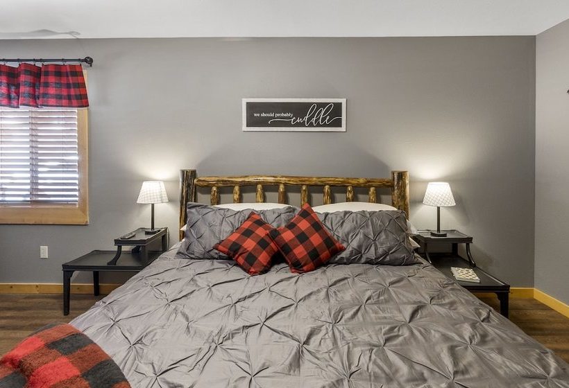 汽车旅馆 Timber House Lodge