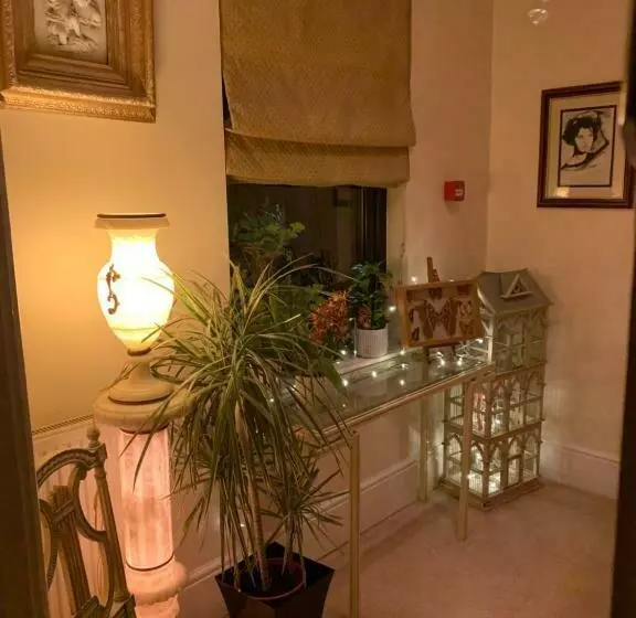 ペンション Upton Country Park Guest House
