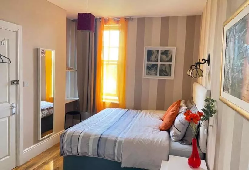 ペンション Upton Country Park Guest House