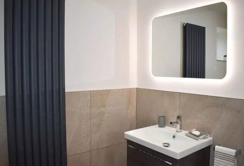 Rose Cottage Captivating 1 Bed Cottage In Bangor