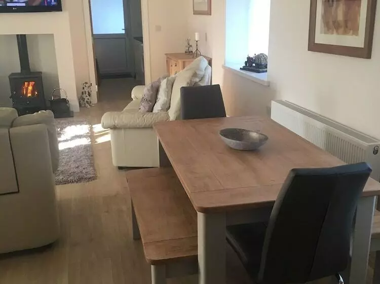 Rose Cottage Captivating 1 Bed Cottage In Bangor