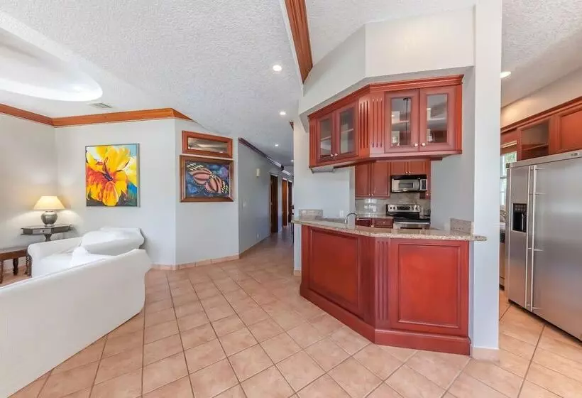 Grand Colony Island Villas