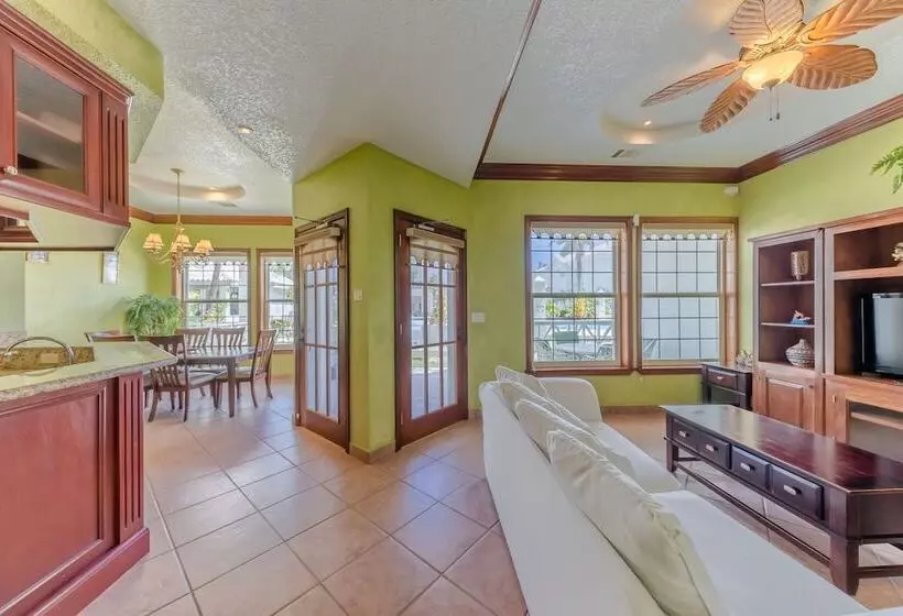 Grand Colony Island Villas