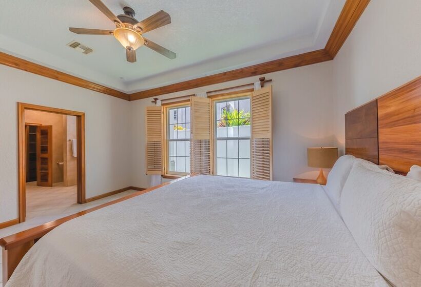 Grand Colony Island Villas