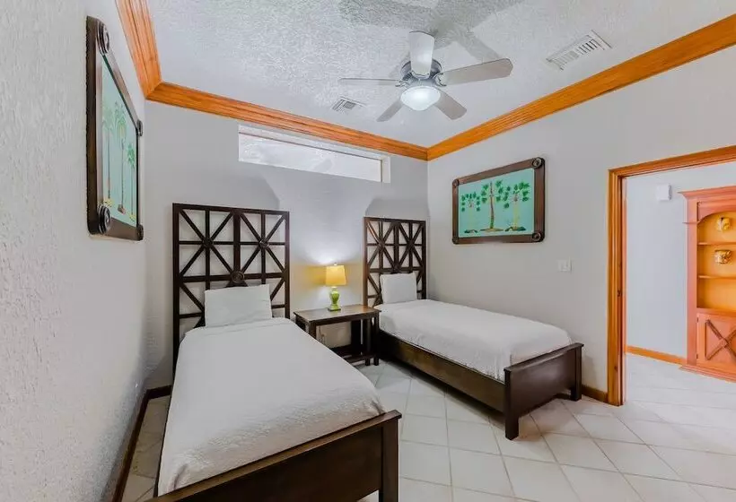 Grand Colony Island Villas