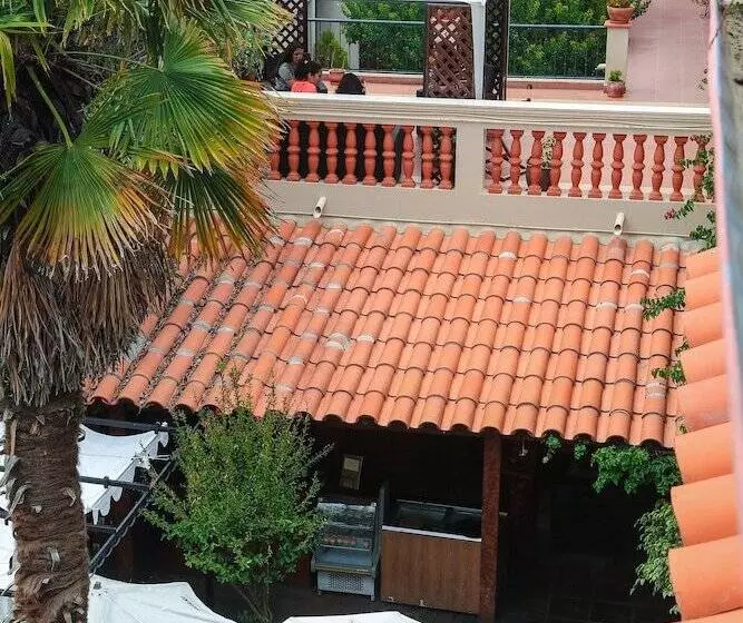 مسافرخانه Boutique La Posada