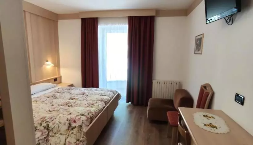 호텔 Albergo Fiordaliso