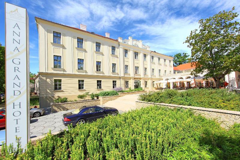 Отель Anna Grand