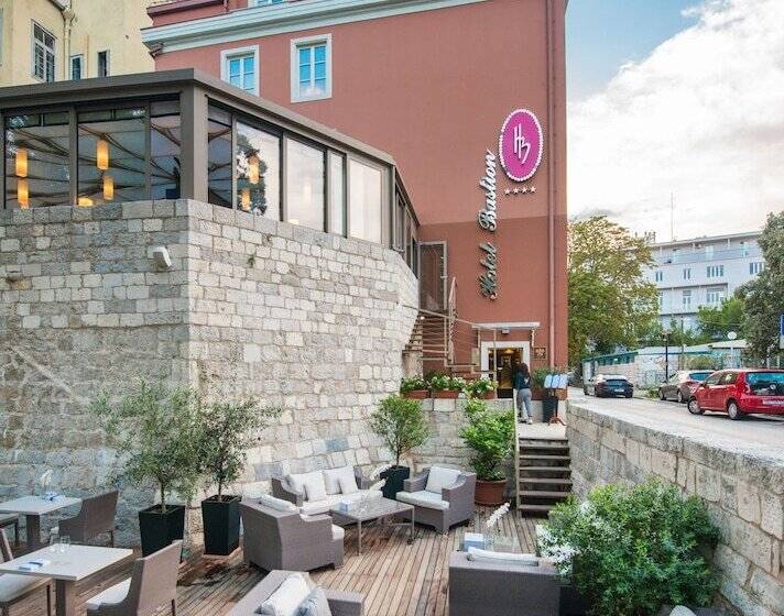 Bastion Heritage Hotel   Relais & Châteaux