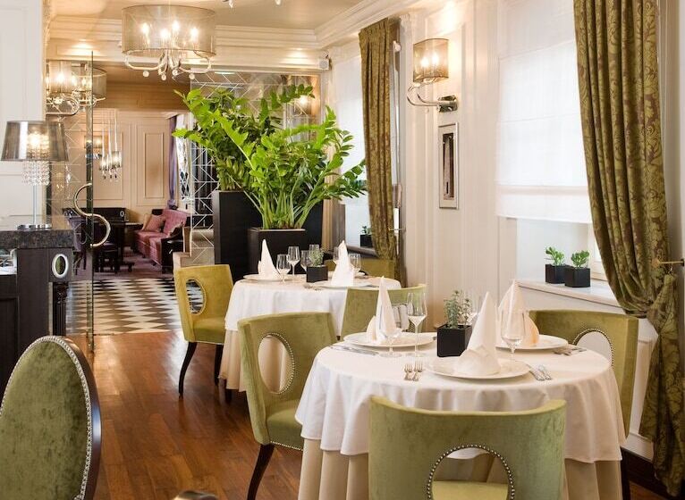 Bastion Heritage Hotel   Relais & Châteaux