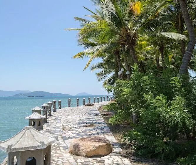 هتل Diamond Bay Resort And Spa