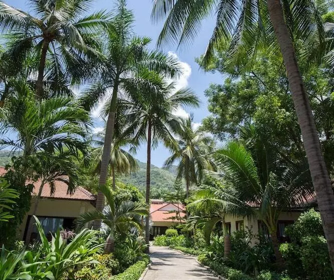 هتل Diamond Bay Resort And Spa