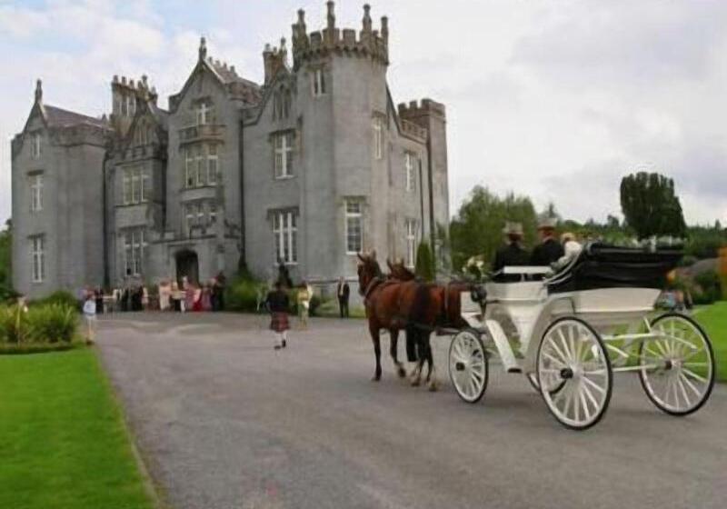 Hotelli Kinnitty Castle