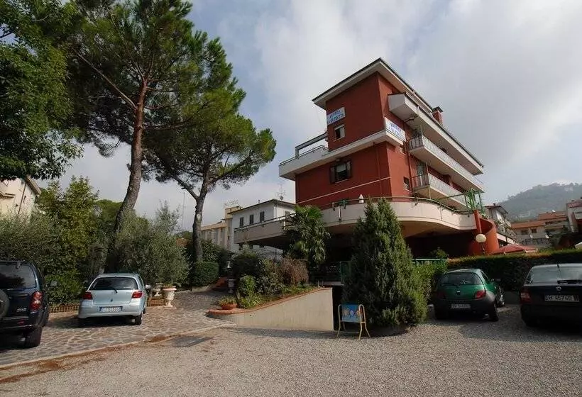 Отель La Querceta