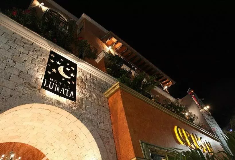 בית מלון כפרי Lunata 5th. Avenue