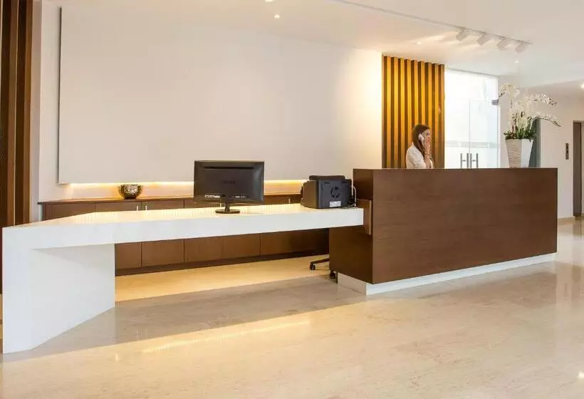 Hotelli Niriides Beach