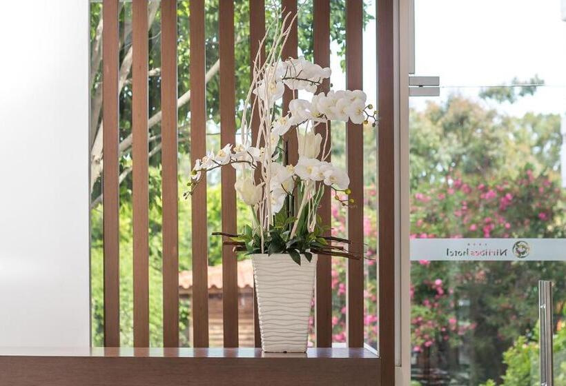 Отель Niriides Beach